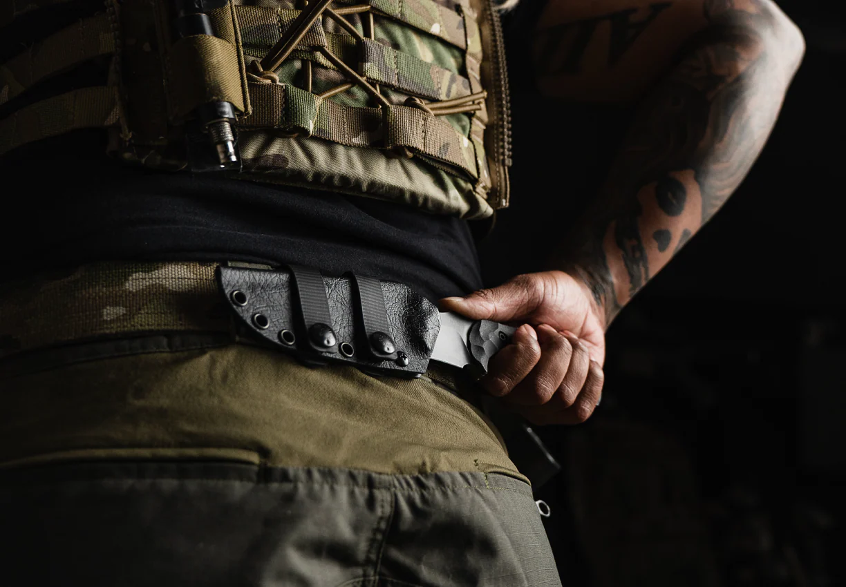Comparing a Scout Carry Knife to Vertical Belt Carry Options